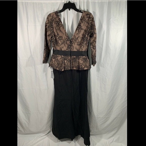 NEW $288 JS COLLECTIONS Lace &‎ Crepe Peplum Gown Black/Nude [SZ 6 ] - Picture 7 of 8